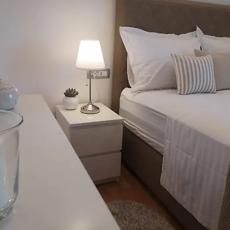 Antoana Daire Hvar Town